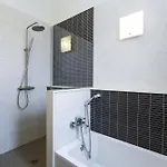 فيلة Colonial *